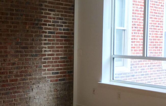 2 beds, 1 bath, $1,899, Unit 207