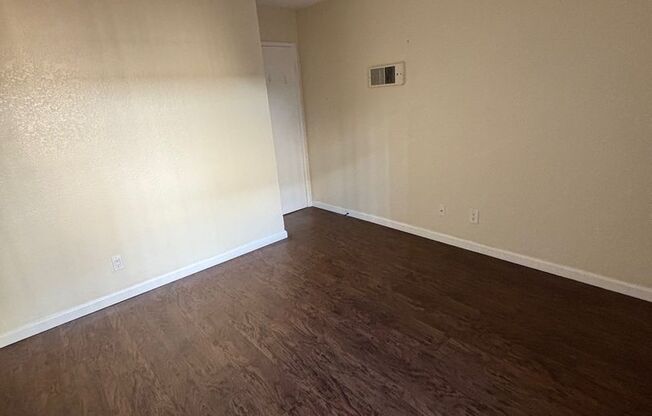 3 beds, 2 baths, 1,050 sqft, $2,775, Unit 2573-08