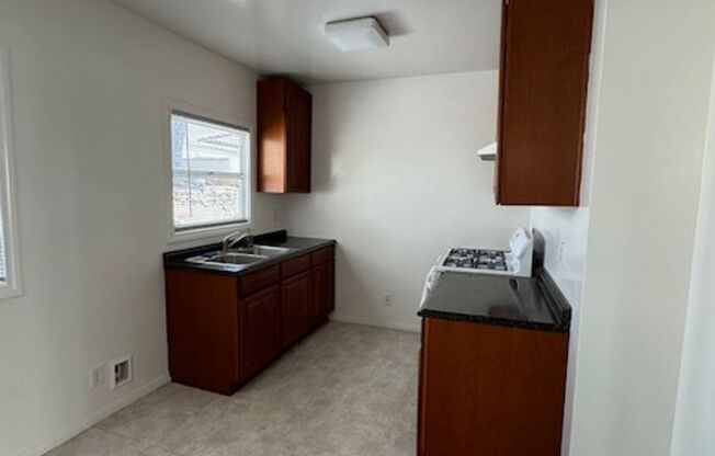 2 beds, 1 bath, $2,995