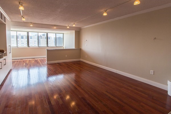 Studio, 1 bath, 691 sqft, $2,750, Unit 19G