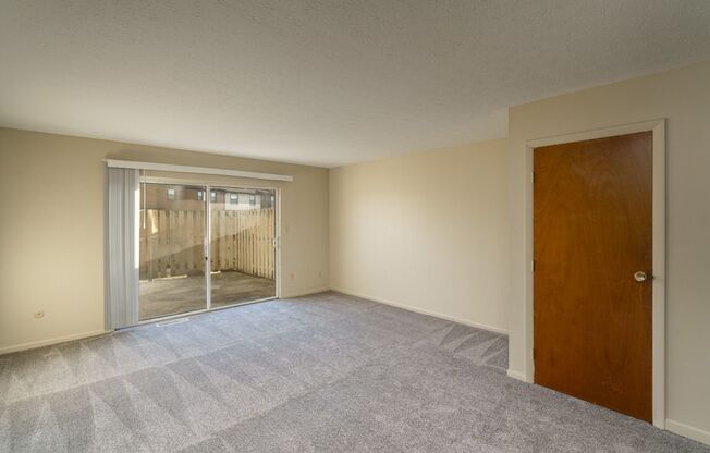 2 beds, 1.5 baths, $1,350, Unit 773 E Thurber Dr Apt. C