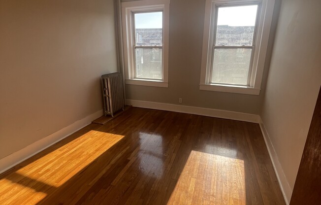 1 bed, 1 bath, $2,800, Unit 16