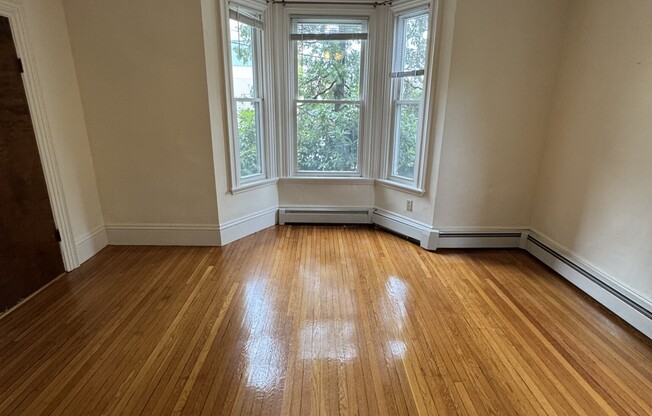 20 ROSELAND ST