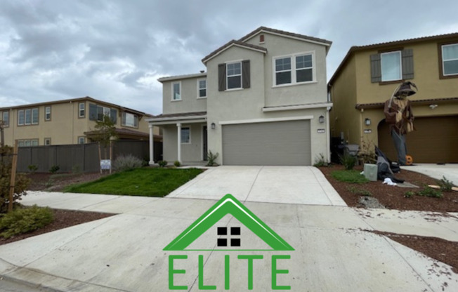 Beautiful 4-Bedroom Home with Loft and Spacious Backyard – Nearly New
