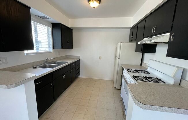 3 beds, 2 baths, $6,000, Unit 1