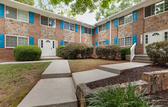 Beautiful, Fully Renovated 1bd/1ba Unit w/ Rear Deck in Ideal Smyrna Location!