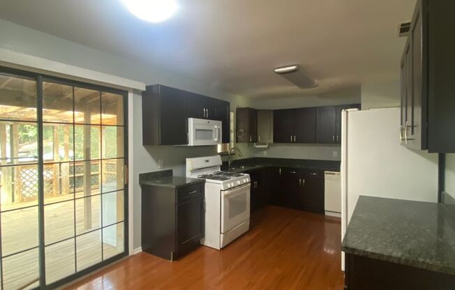 3 beds, 2 baths, $1,750