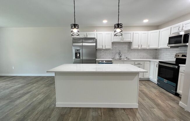 1 bed, 1 bath, 798 sqft, $1,300, Unit Apt 401