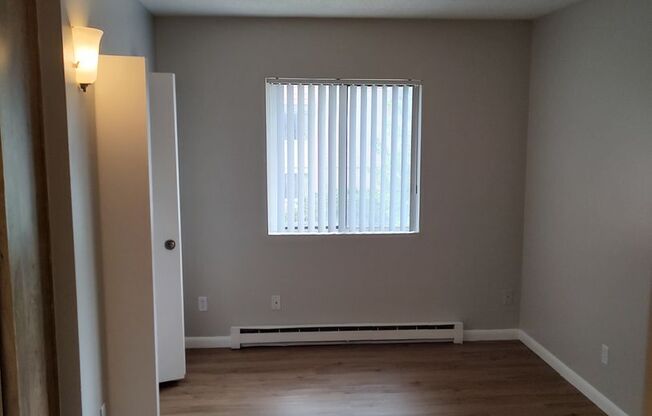 1 bed, 1 bath, 520 sqft, $940, Unit 215