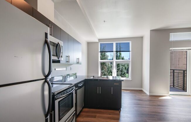 Studio, 1 bath, 610 sqft, $2,104, Unit 212