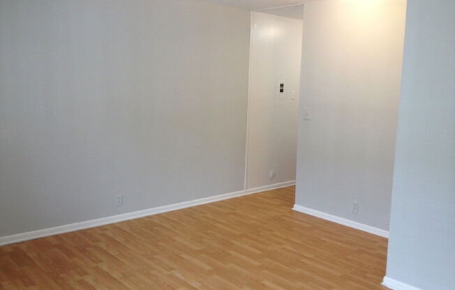 1 bed, 1 bath, 650 sqft, $1,215, Unit 3