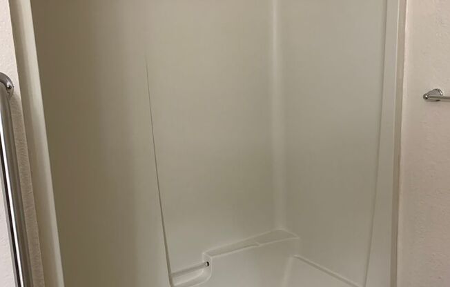 3 beds, 2 baths, 1,434 sqft, $2,450, Unit B110