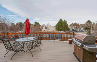 504 S Laredo Cir