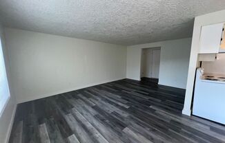 2 beds, 1 bath, 940 sqft, $1,550, Unit 25