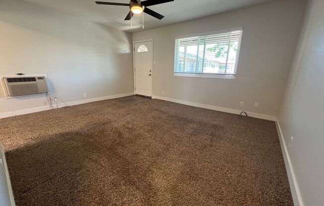 2 beds, 1 bath, 800 sqft, $2,195, Unit 28