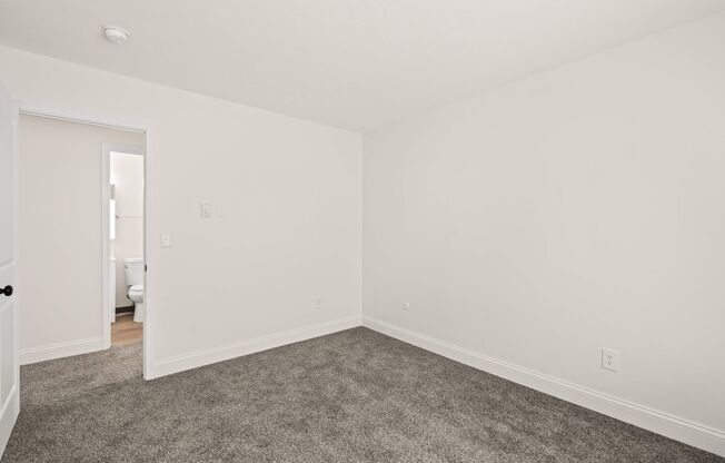 3 beds, 2 baths, 995 sqft, $1,300, Unit 2145-06