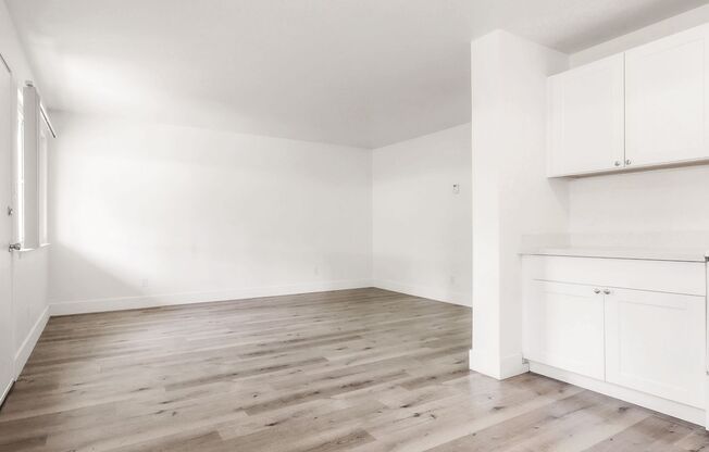 1 bed, 1 bath, 650 sqft, $1,295, Unit 5325-96