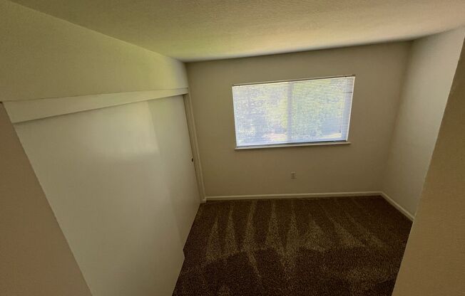 2 beds, 1 bath, 848 sqft, $1,900, Unit 1806
