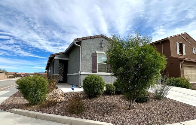 4 Bedroom Home with Community Pool in Vail School District