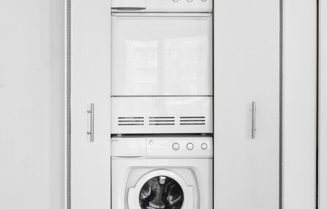 Studio, 1 bath, $3,500, Unit 21H