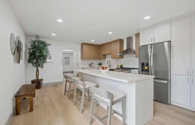 6BD/4BA One Story Single Family House next to UCI
