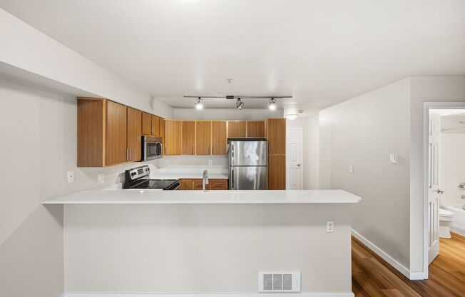 1 bed, 1 bath, 698 sqft, $2,095, Unit 105