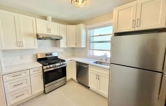 Presidio Terrace Newly Renovated, Top Floor Apartment! - PROGRESSIVE