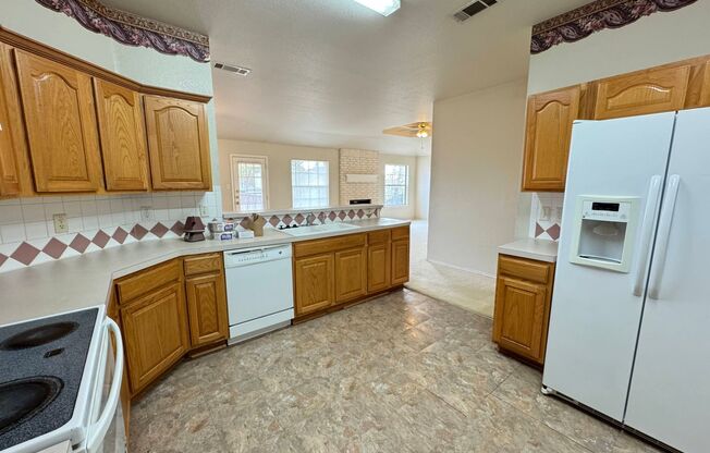 4 beds, 2 baths, $1,950