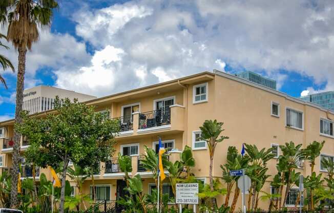 Apartment Building in Los Angeles