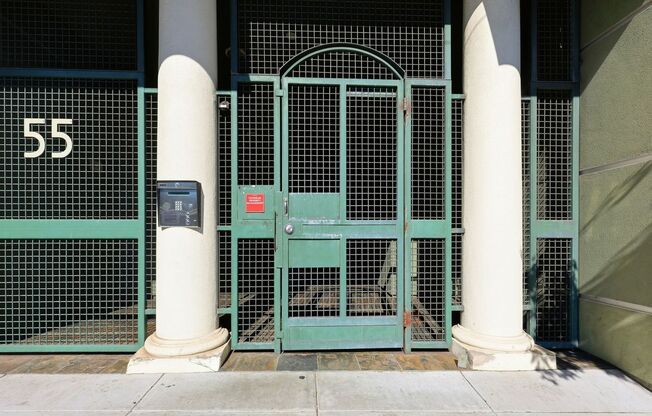 2 beds, 1.5 baths, 901 sqft, $3,695, Unit 14