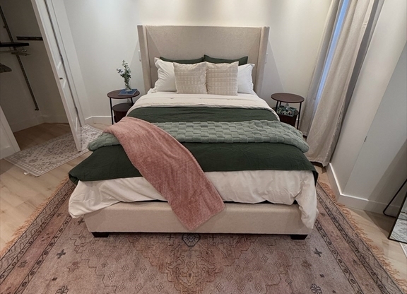 1 bed, 1 bath, 740 sqft, $5,200, Unit 509