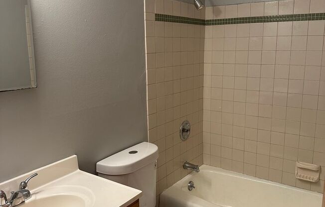 Studio, 1 bath, 350 sqft, $1,025, Unit Unit 209