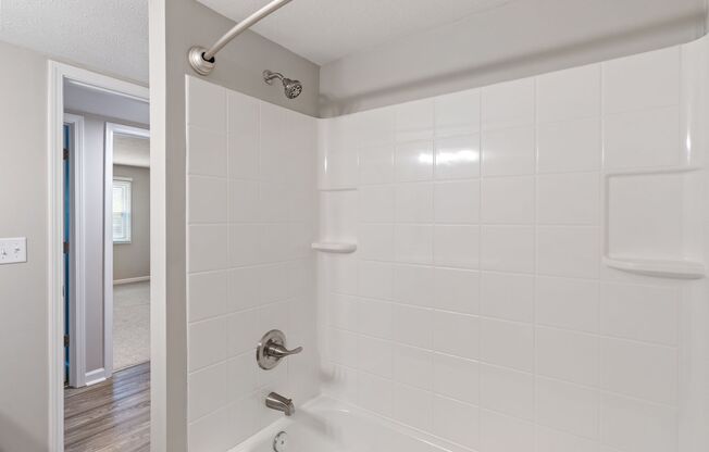 2 beds, 2 baths, 900 sqft, $1,150, Unit 5458-05A