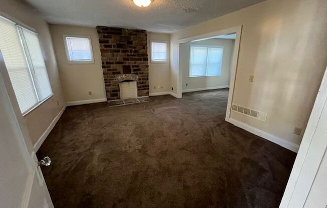 2 beds, 1 bath, 900 sqft, $1,125, Unit 1801 1/2