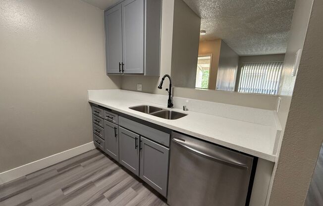 1 bed, 1 bath, 714 sqft, $1,995, Unit 038