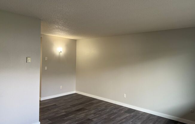 1 bed, 1 bath, 536 sqft, $1,250, Unit 9