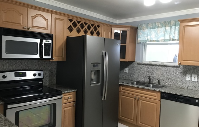 2 beds, 1 bath, $1,795