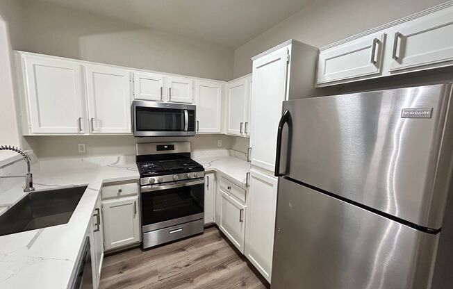 Renovated 3 Bedroom 2.5 Townhouse!