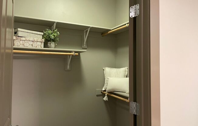 2 beds, 2 baths, 894 sqft, $1,595, Unit B - 1004 Unit 207 - B1078