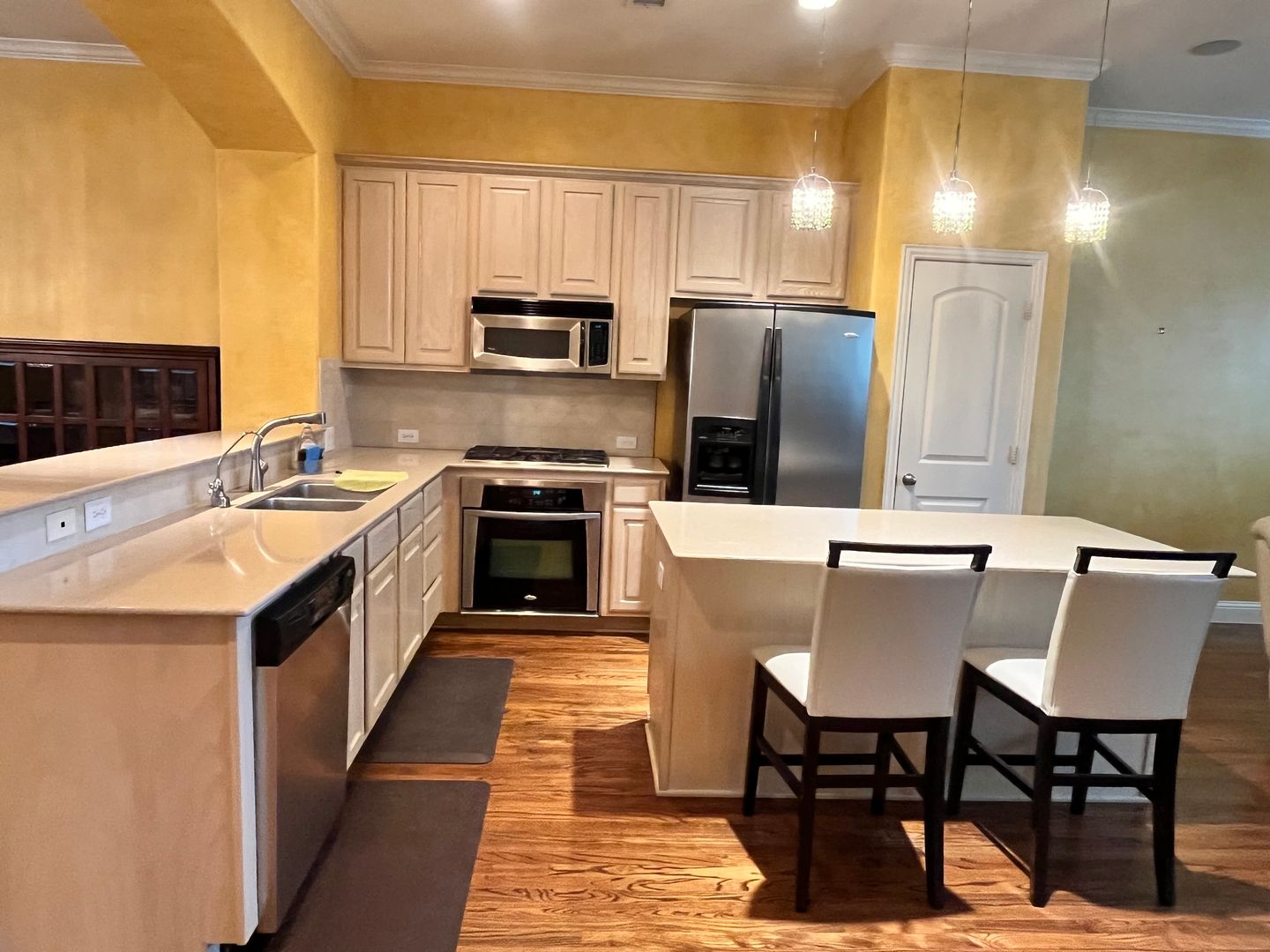 Charming 3-Bedroom Home, Walk to Shops & Entertainment in Prime Plano Location!