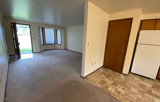 2 beds, 1 bath, 925 sqft, $1,875