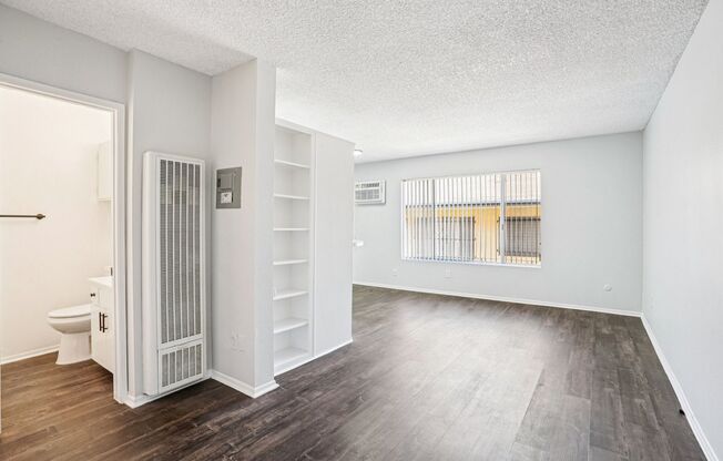 Studio, 1 bath, 495 sqft, $1,498, Unit 103