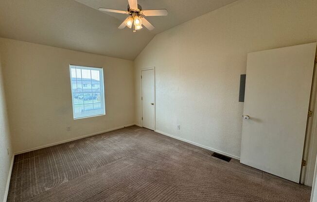 2 beds, 1.5 baths, 900 sqft, $825