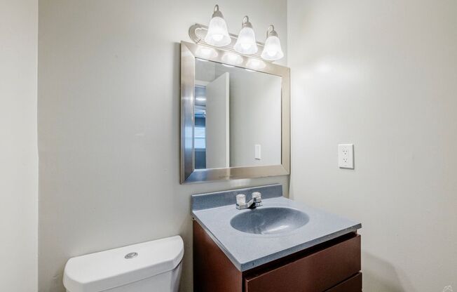 2 beds, 1.5 baths, 976 sqft, $1,275, Unit 2006-13