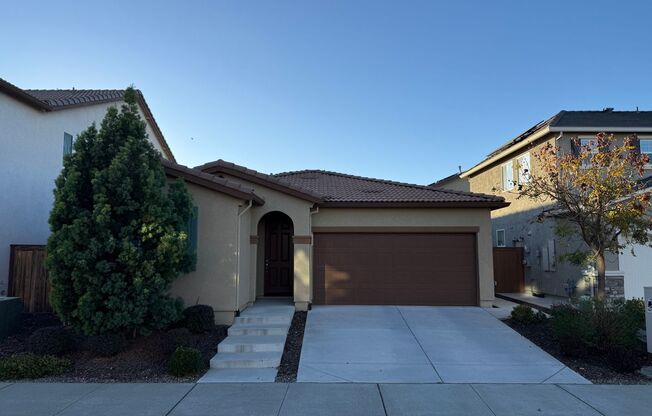 Beautiful Natomas 3 Bed / 2 Bath!