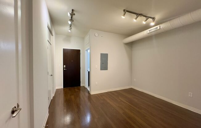 1 bed, 1 bath, 499 sqft, $1,650, Unit HA-818