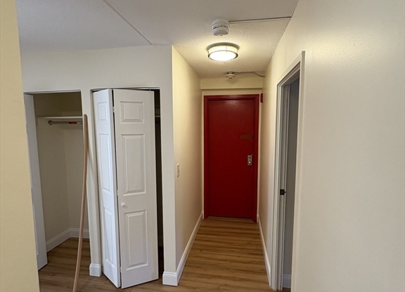 3 beds, 2 baths, 1,198 sqft, $4,400, Unit 34