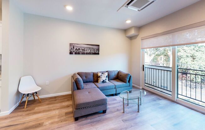 2 beds, 1 bath, 719 sqft, $2,795, Unit 209