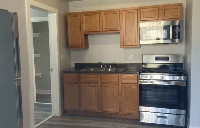 2 beds, 1 bath, 800 sqft, $1,550, Unit 5256 #2