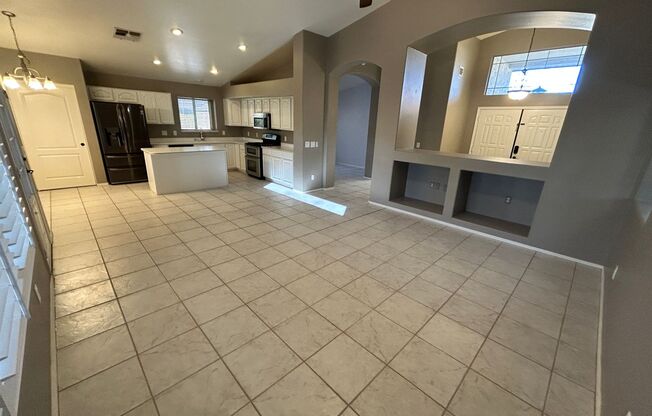 3 Bed/ 2 Bath Home with Den in Arrowhead Ranch with Pool!